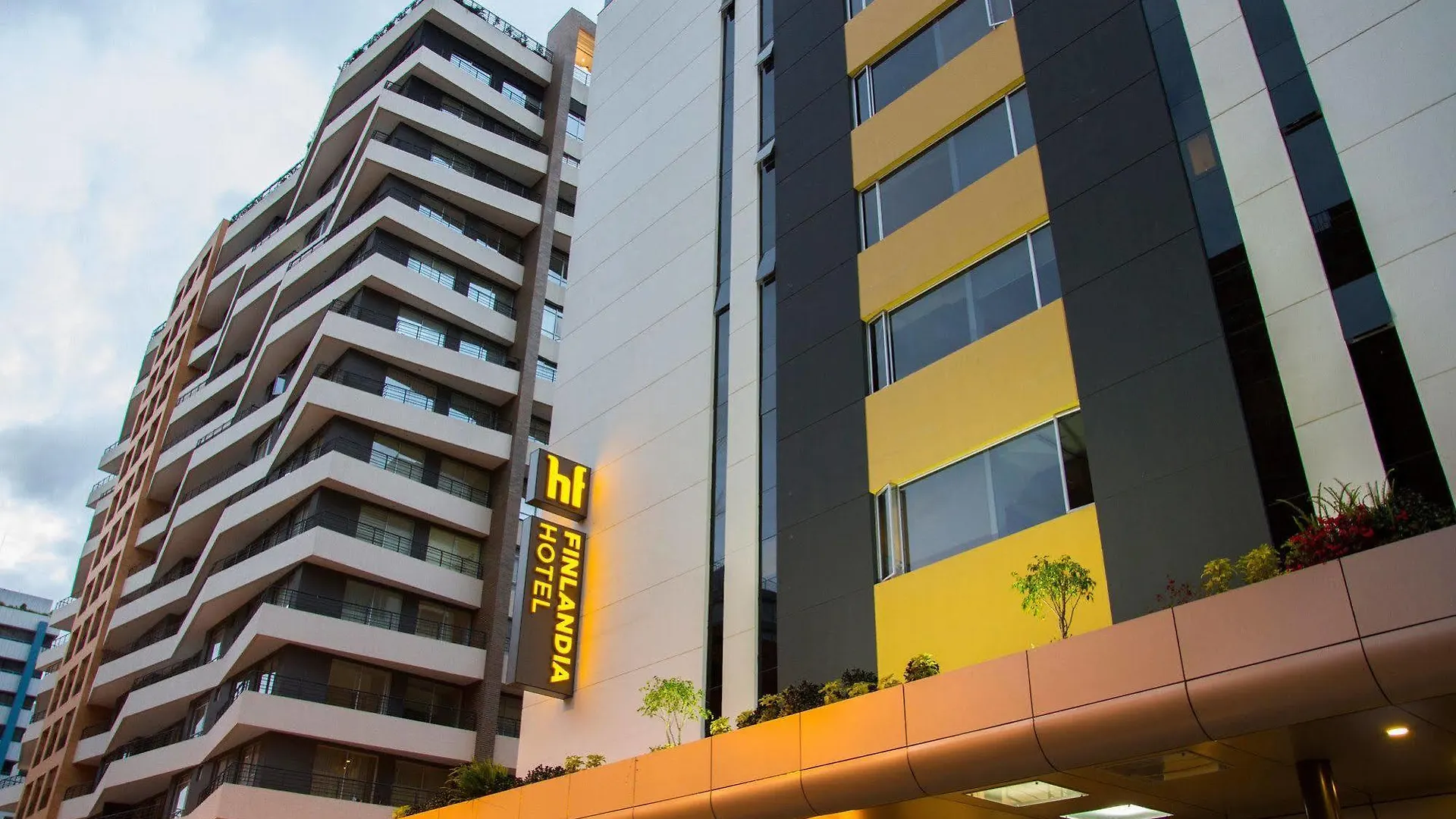 Finlandia Hotel Quito 3*,